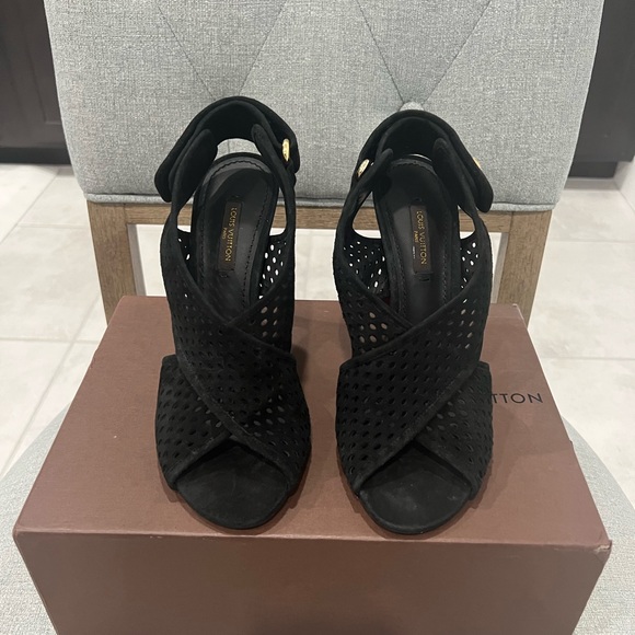 LOUIS VUITTON SUEDE PERFORATED SLING BACK SANDALS - Picture 6 of 13